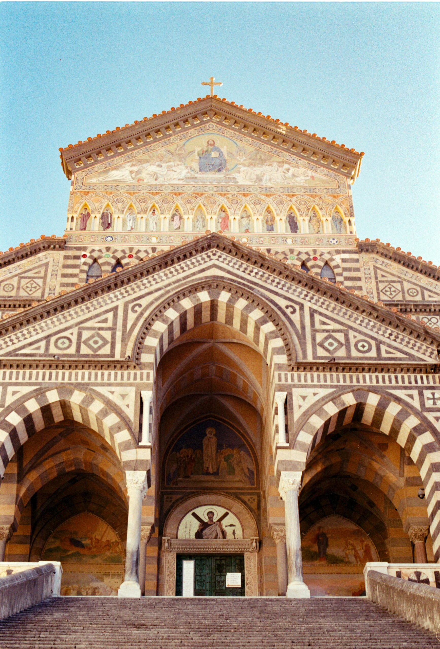 amalfi cathedral front stairs